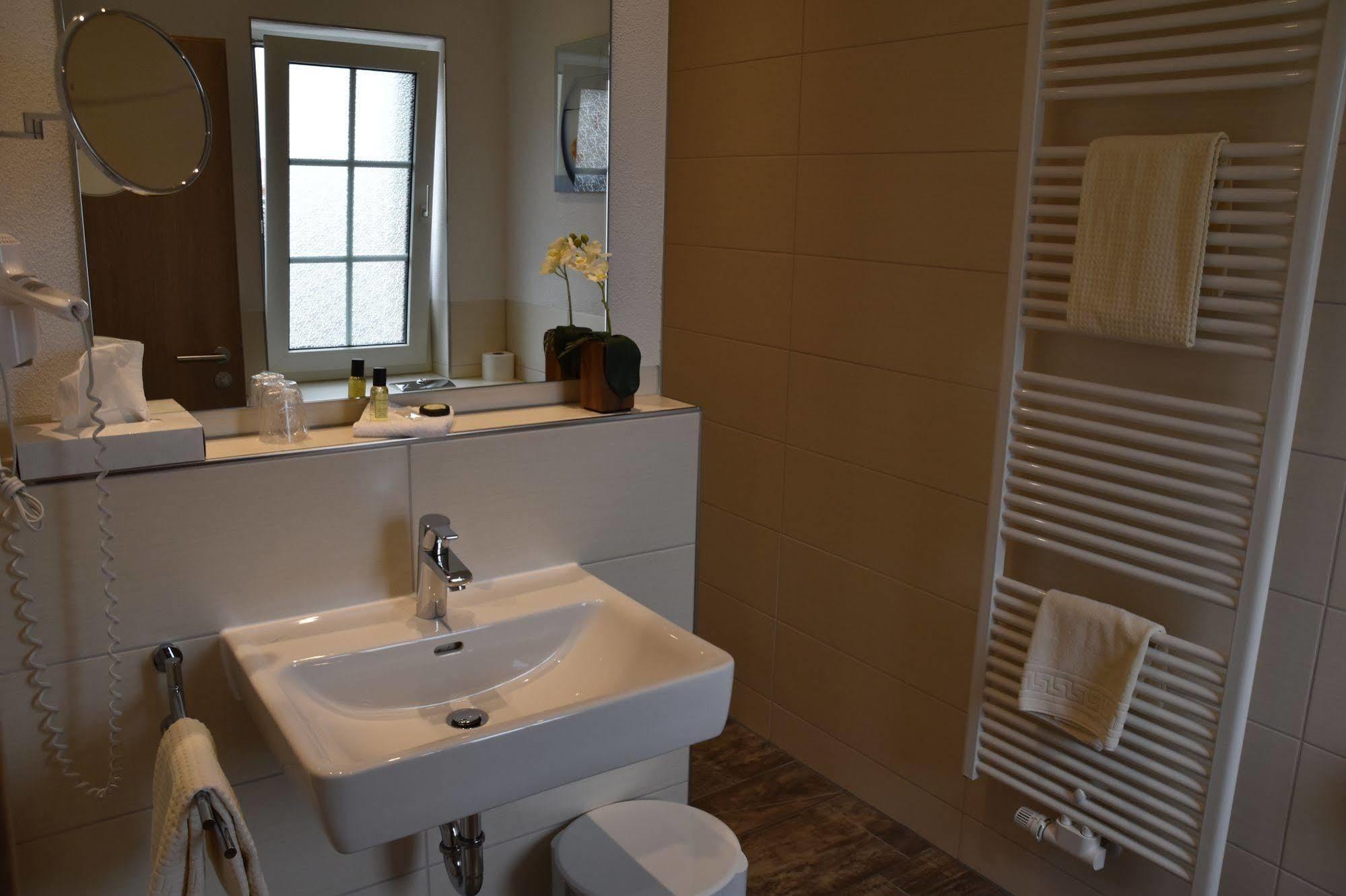Hotel Fischzucht In Wuerzburg Ngoại thất bức ảnh
